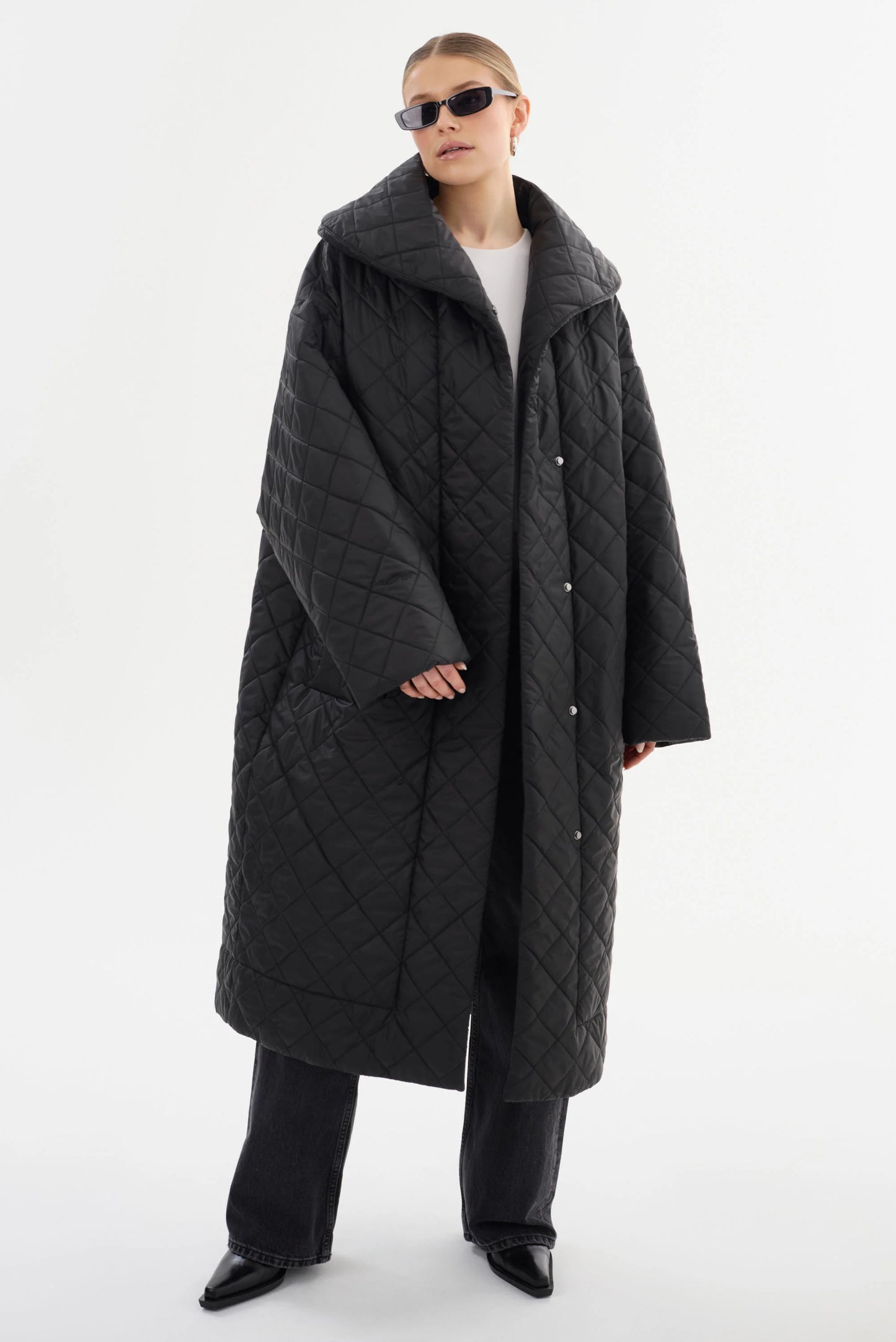 La Marque Hendrika Oversized Quilted Coat