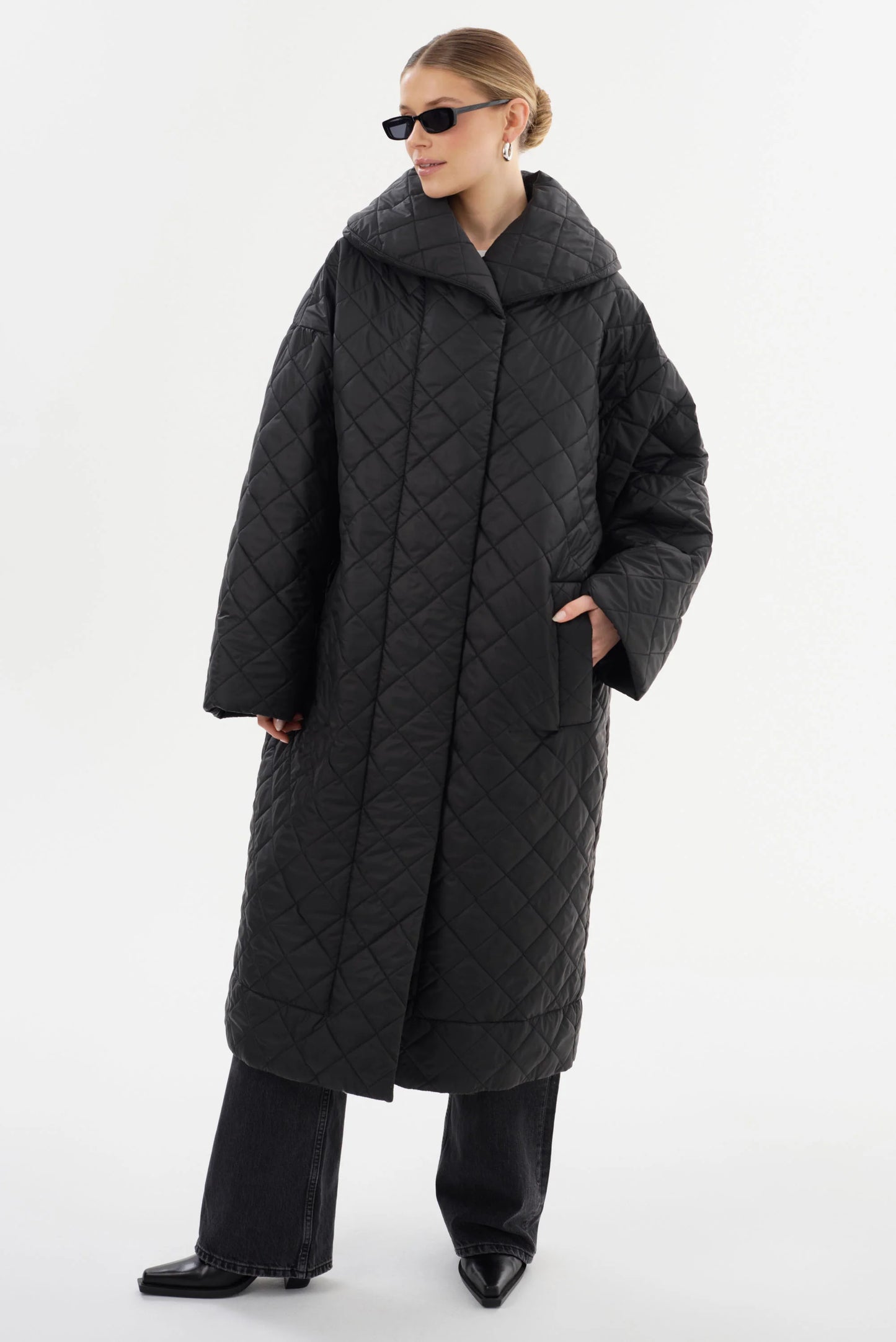 La Marque Hendrika Oversized Quilted Coat