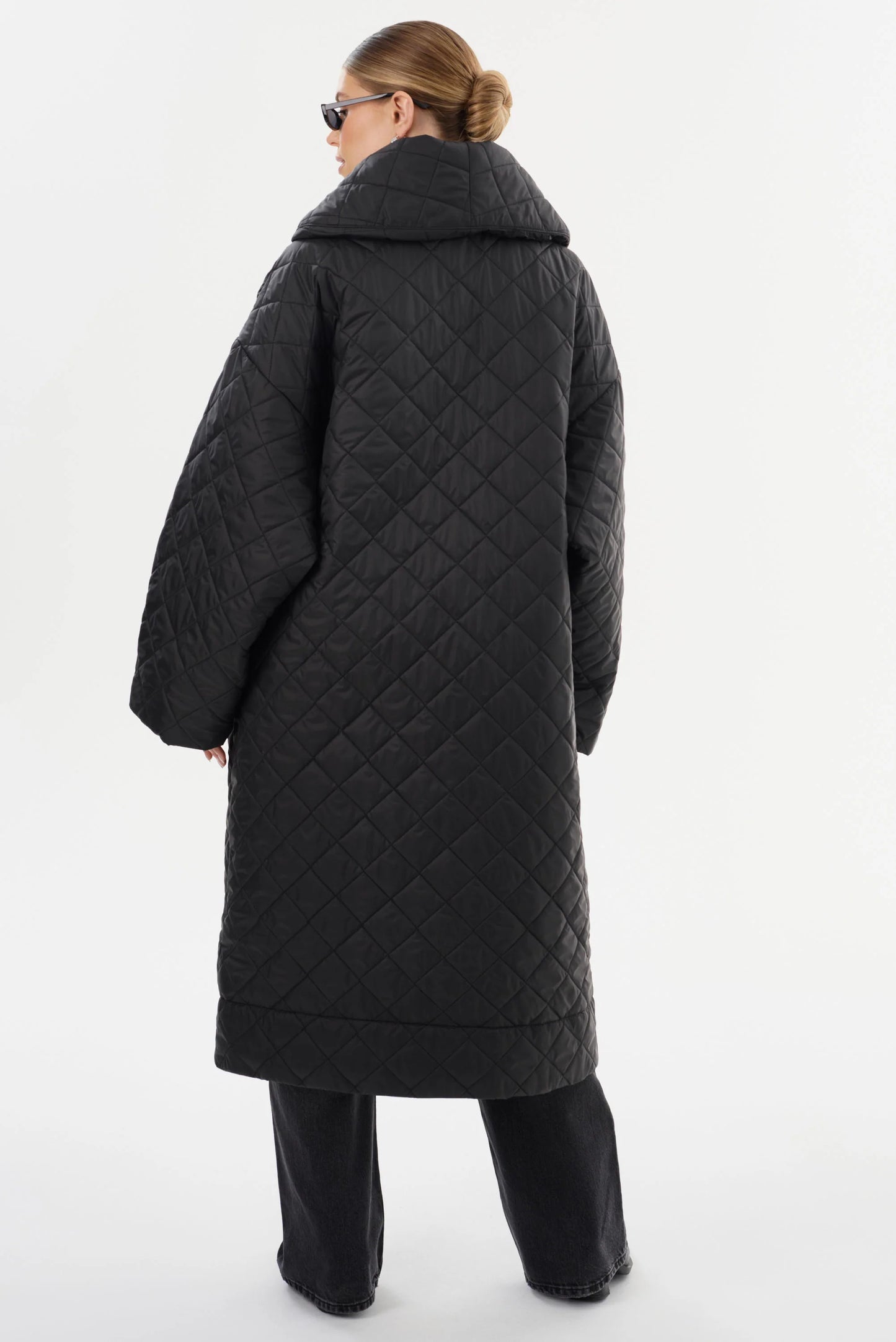 La Marque Hendrika Oversized Quilted Coat